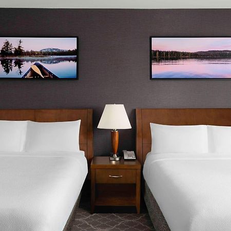 Hilton Garden Inn Calgary Airport Екстериор снимка
