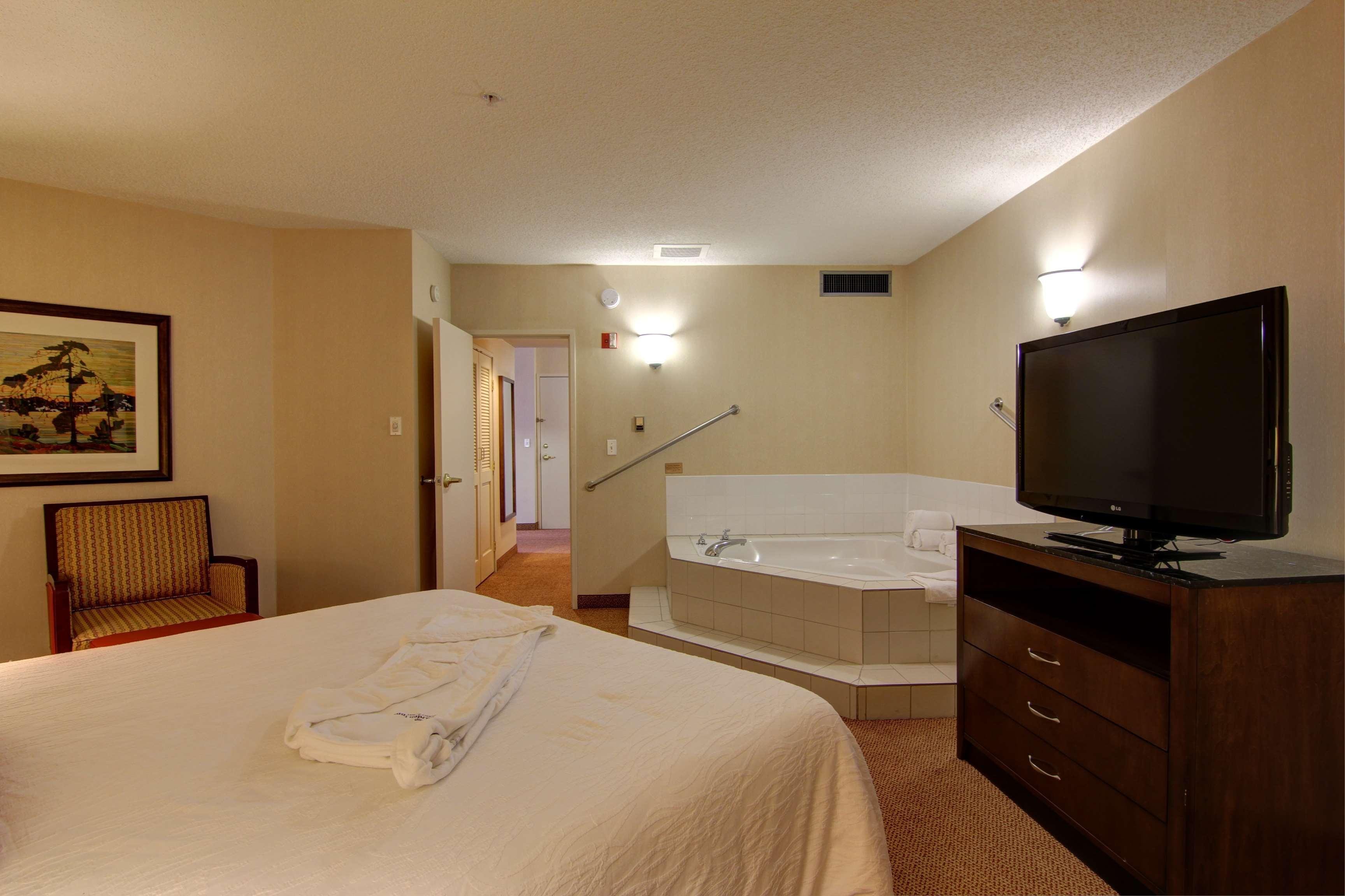 Hilton Garden Inn Calgary Airport Екстериор снимка