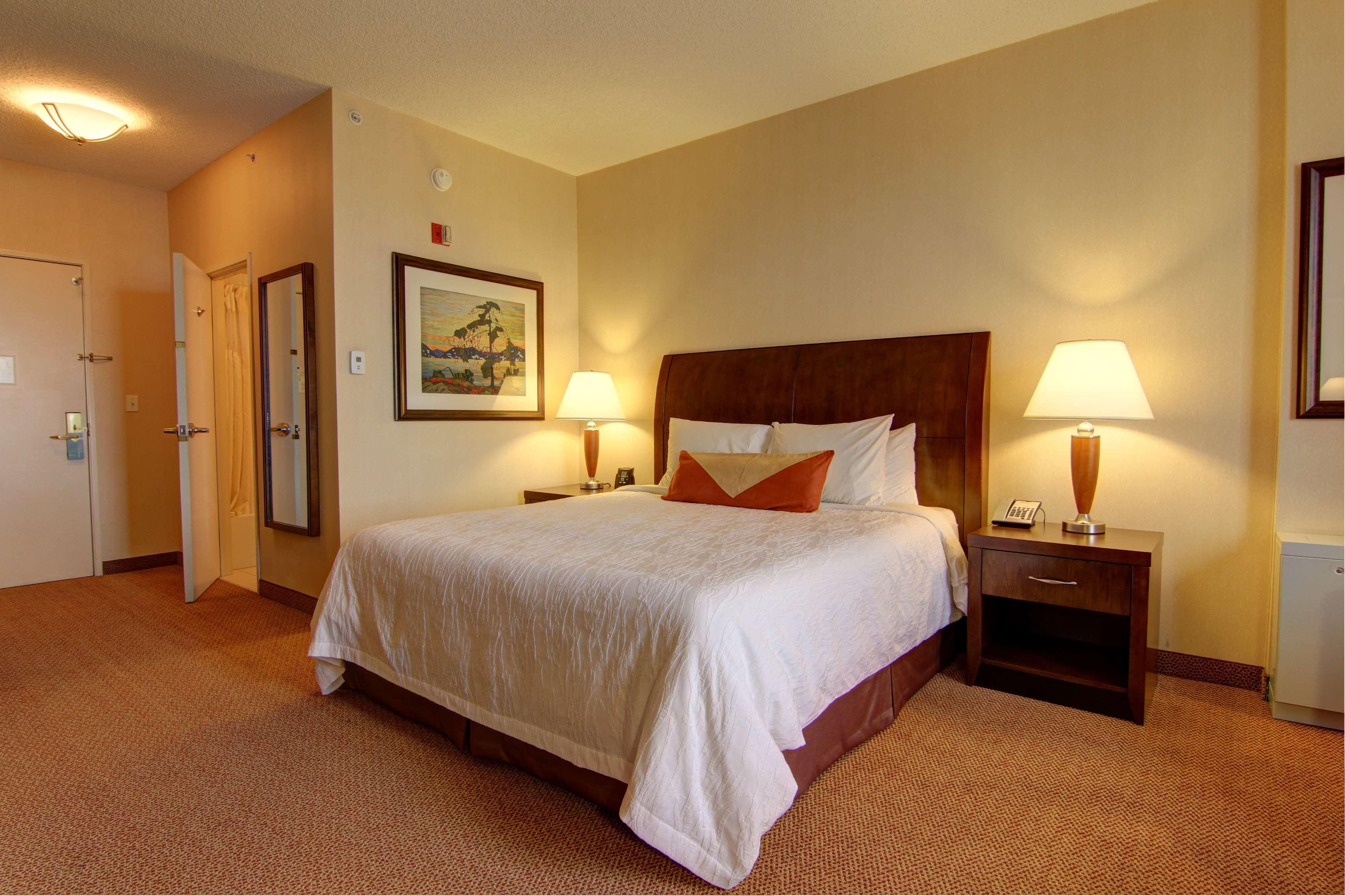 Hilton Garden Inn Calgary Airport Екстериор снимка
