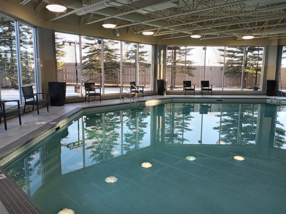 Hilton Garden Inn Calgary Airport Екстериор снимка
