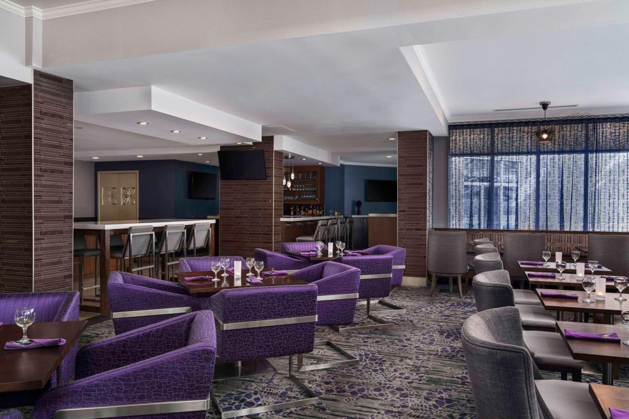 Hilton Garden Inn Calgary Airport Екстериор снимка