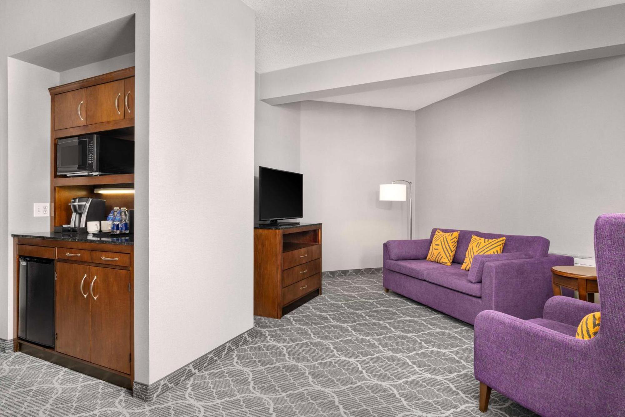 Hilton Garden Inn Calgary Airport Екстериор снимка