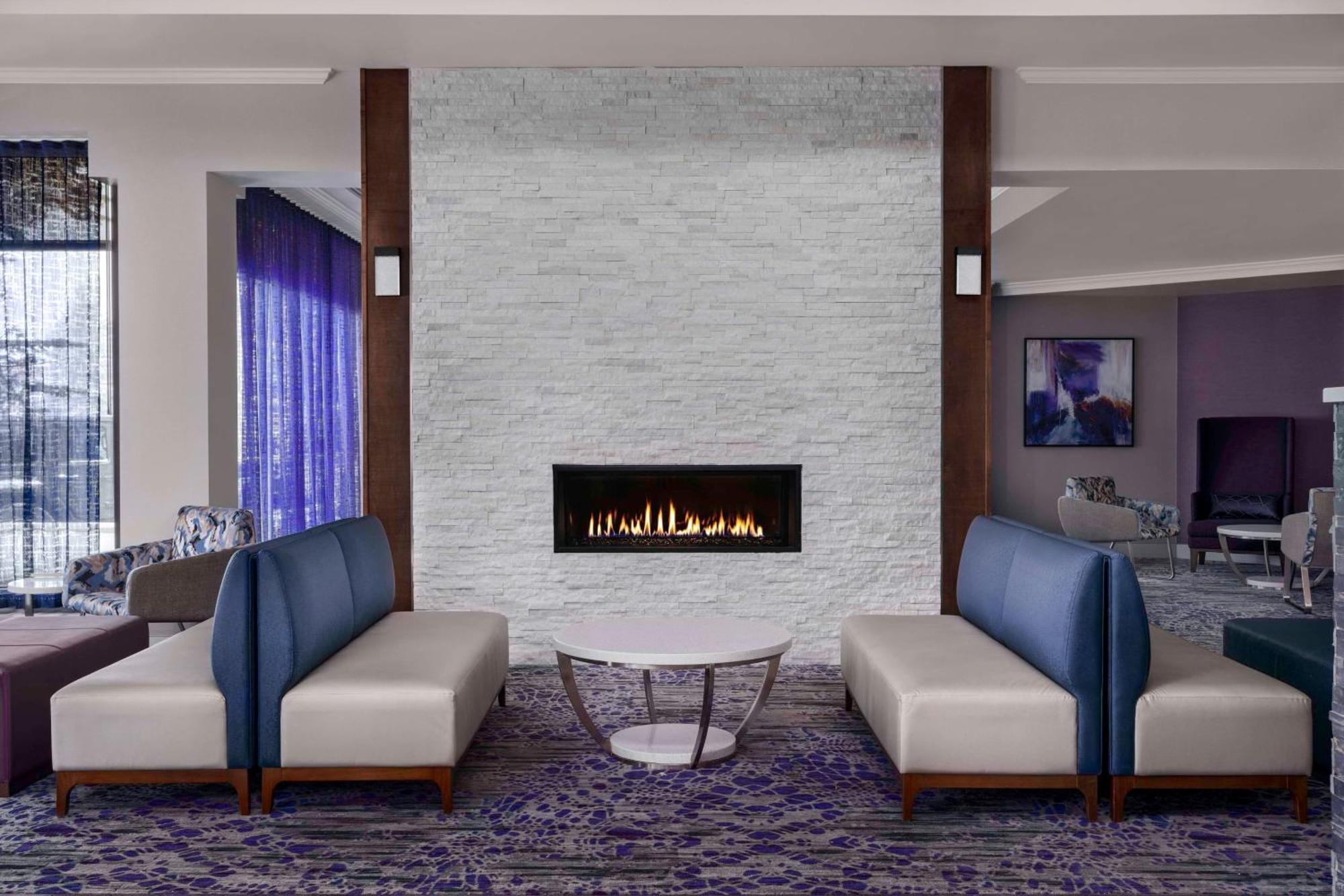 Hilton Garden Inn Calgary Airport Екстериор снимка