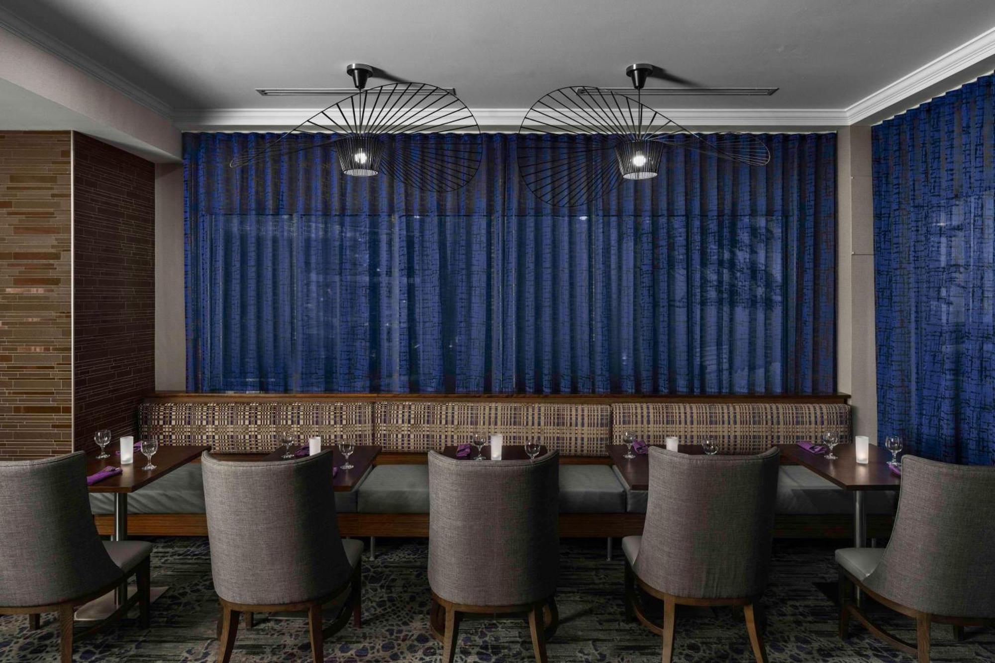 Hilton Garden Inn Calgary Airport Екстериор снимка