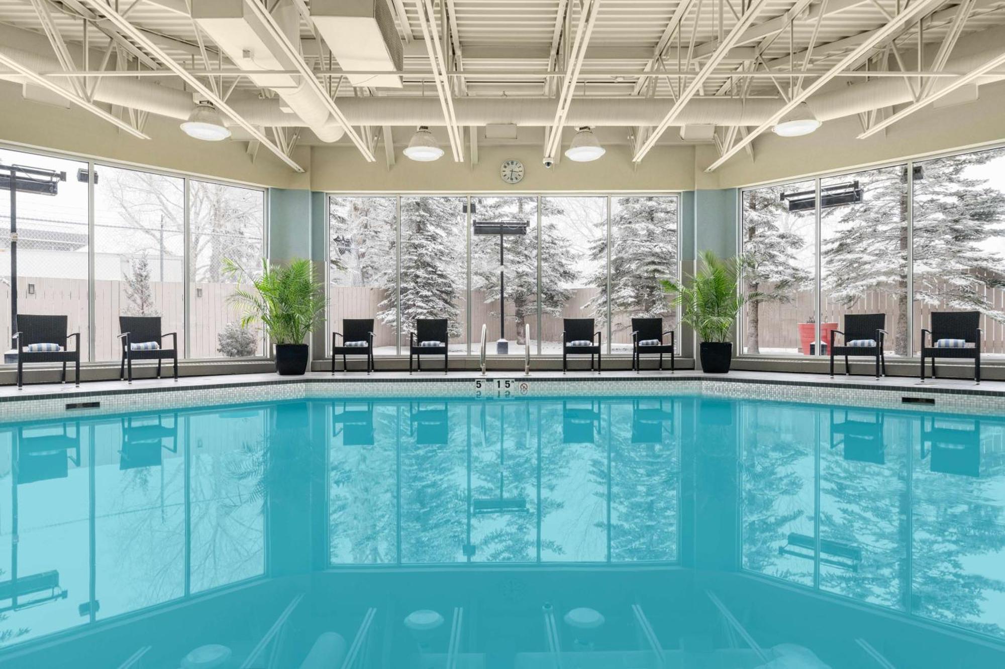 Hilton Garden Inn Calgary Airport Екстериор снимка