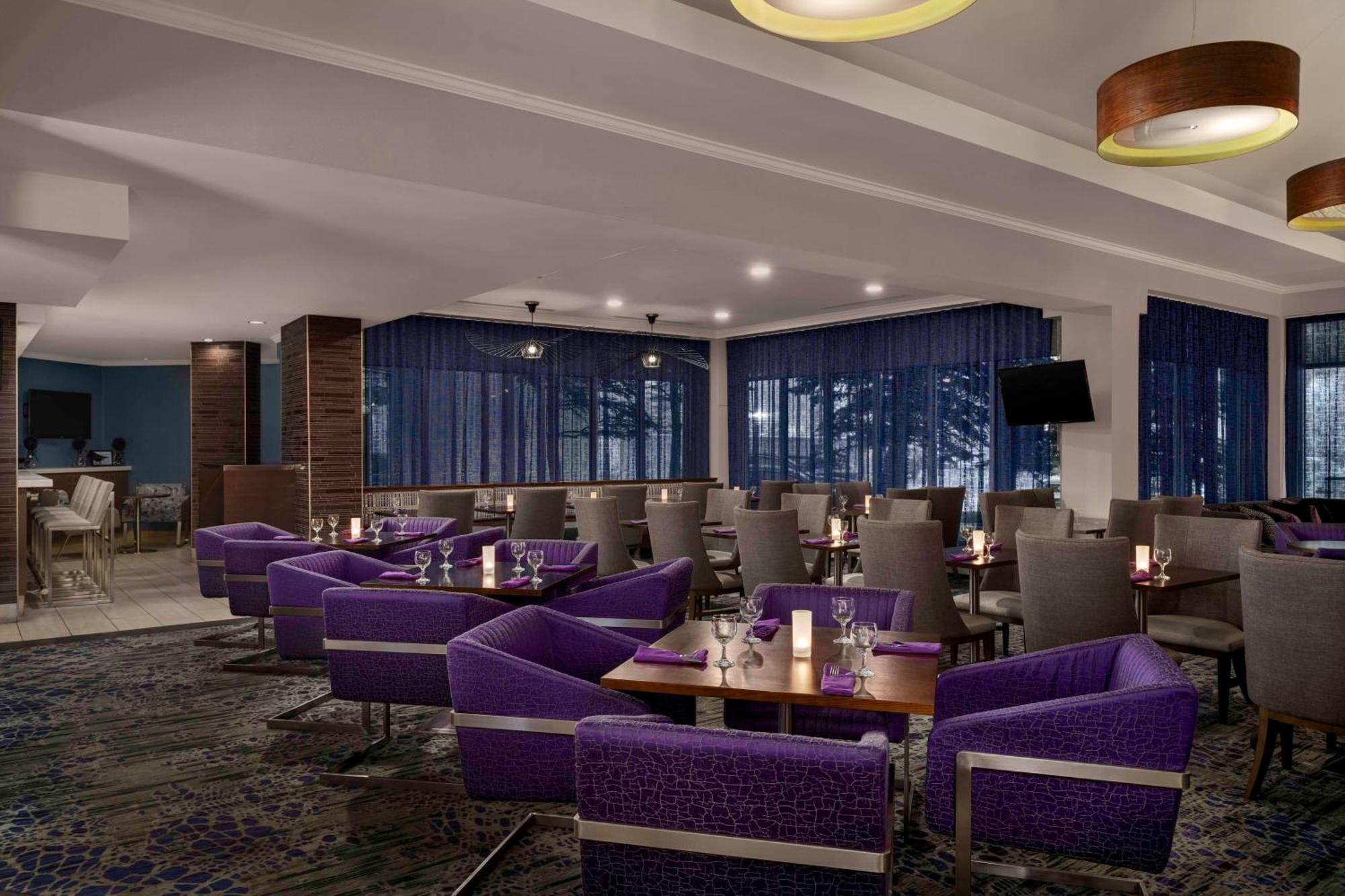 Hilton Garden Inn Calgary Airport Екстериор снимка